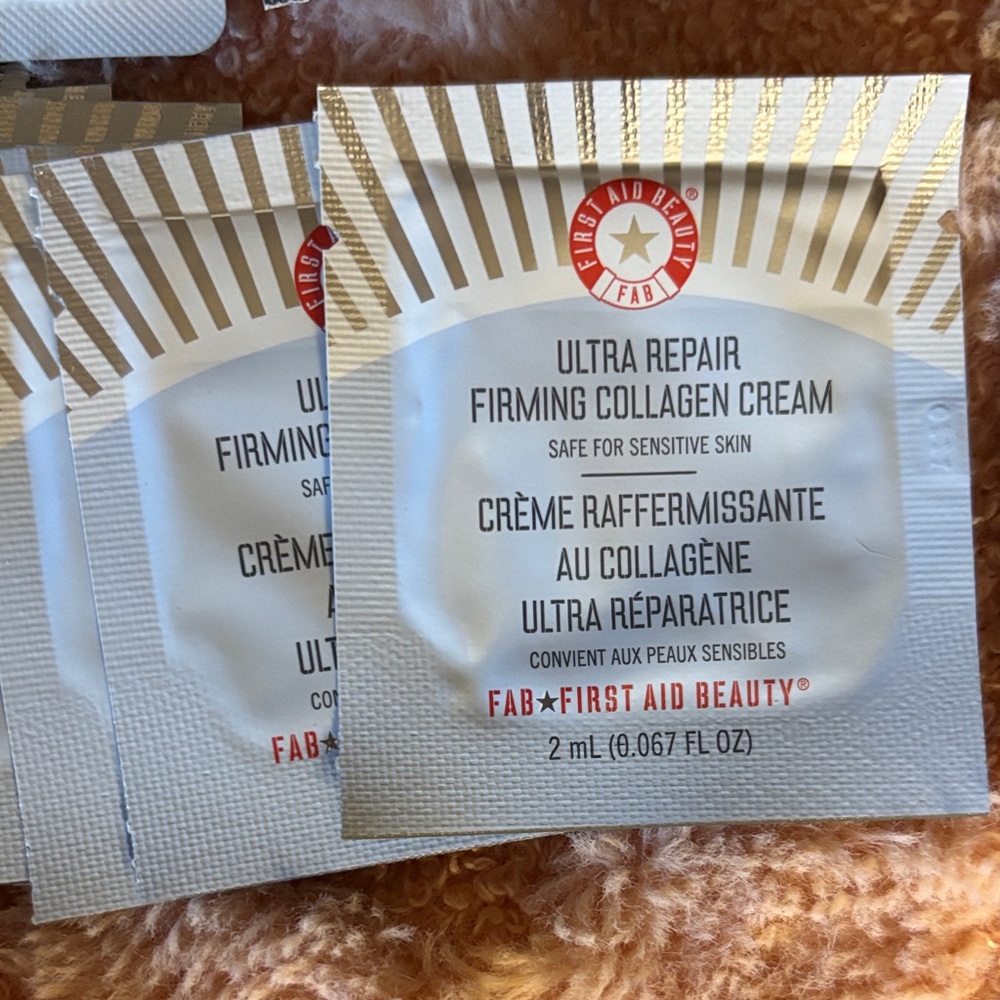 Sunday Riley C.E.O. Vitamin C Hydration Mask - Orange and White - Picture 2 of 7